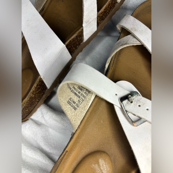 Sandals - Picture 2 of 4